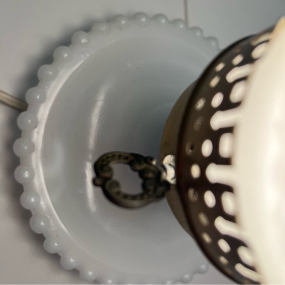 VTG Hobnail Milk Glass Electric Hurricane Parlor Table Boudoir Lamp - Picture 4 of 10